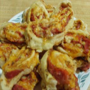 Cheese and Ham Scrolls_image