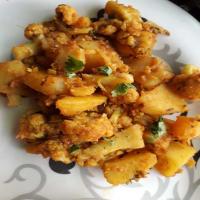 Aloo Gobi (Stir-fried Cauliflower & Potatoes)_image
