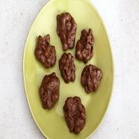 Slow Cooker Chocolate Peanut Clusters_image