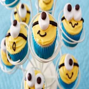 Minion Cupcakes_image