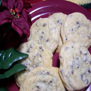Delicious Soft Chocolate Chip Cookies_image