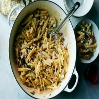 Pasta With Cauliflower, Bacon and Sage_image