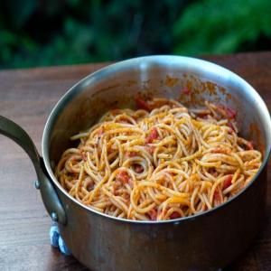 Spaghetti with Quick Pesto Tomato Sauce image