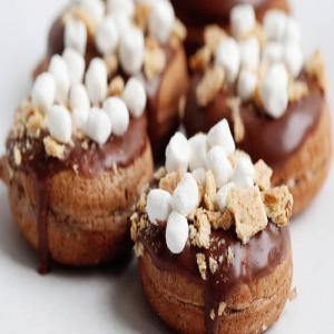 Baked S'mores Doughnuts with Chocolate Glaze_image
