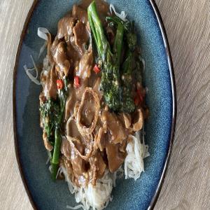 Pork Red Na (Noodles And Gravy) Recipe by Tasty_image