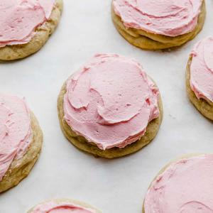 Crumbl Sugar Cookie Recipe - Salt & Baker_image