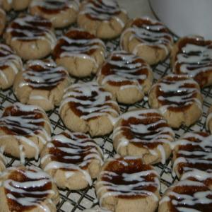 Cinnamon Roll Cookies w/cream cheese drizzle_image