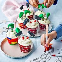 Elf & Santa cupcakes image