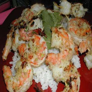 Chilli King Prawns (Shrimp) Skewers With Pistachio Coriander Rub_image