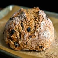 Whole Wheat Soda Bread With Raisins (Spotted Dog)_image