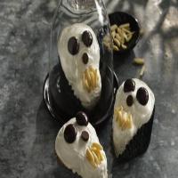Halloween Skull Cupcakes image