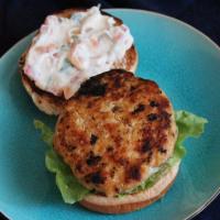 Salmon Burgers With Tartar Mayonnaise_image