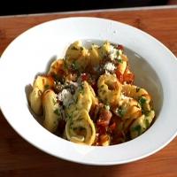 (Web Exclusive) Round 2 Recipe: Tortellini with Caramelized Onion and Bacon image