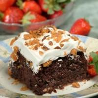 Chocolate Butterfinger-Caramel Cake_image