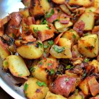 Easy Skillet German Potato Salad_image