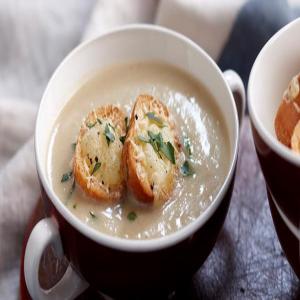 Creamy fennel and potato soup_image