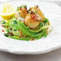 Seared scallops with leeks & lemon chilli butter image