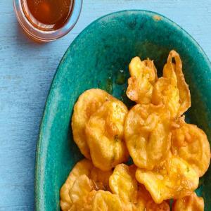 Fried Dough Puffs With Lime Syrup_image