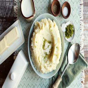 Buttermilk and Chive Mashed Potatoes image