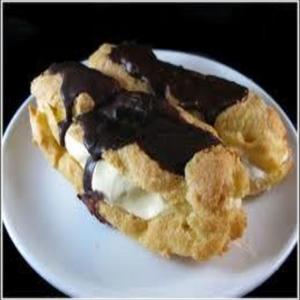 Bakery Style Eclairs_image