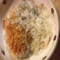 Smothered Chicken With Gravy and Rice_image