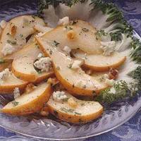 Pear & Walnut Salad With Blue Cheese_image