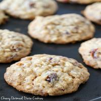 Soft & Chewy Oatmeal Date Cookies_image