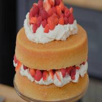 Berries and Cream Sponge Cake Recipe_image