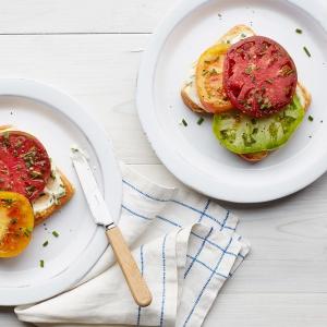 Classic Tomato Toast with Mayonnaise and Chives_image