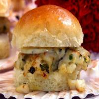 Scallop Burger Sliders with a Cilantro-Lime Mayo image