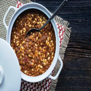 Comfy Slow-Cooker Baked Beans_image