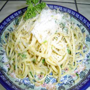 Pasta with Oil and Garlic Sauce image