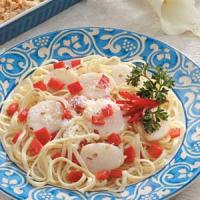 Scallops with Red Pepper Sauce image