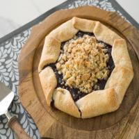 Cranberry Sauce Quick Crostata with Almond Crumble_image