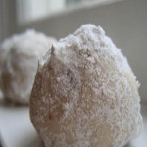 Chocolate Filled Snowballs_image
