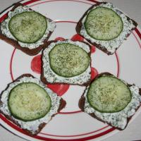 Cucumber Sandwiches (1 Ww Point Each) image