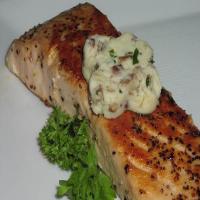 Grilled Salmon with Pecan Butter_image