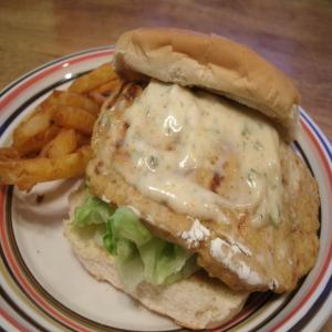 Salmon Burgers With Herbed Sherry Mayonnaise_image