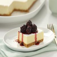 PHILADELPHIA New York-Style Sour Cream-Topped Cheesecake_image