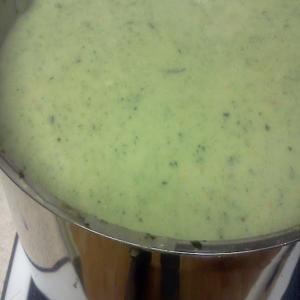 Simply Delicious Cream of Broccoli Cheese Soup_image