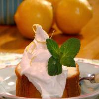Pound Cake with Lemon Cream_image