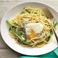Linguine with Asparagus and Egg image