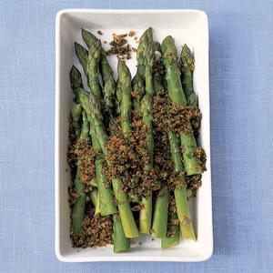 Boiled Asparagus with Parsleyed Breadcrumbs_image