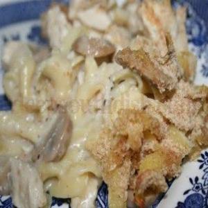 Old Fashioned Chicken Noodle Casserole_image
