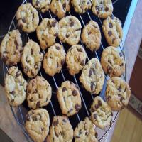 Chewy Delicious Chocolate Chip Cookies_image