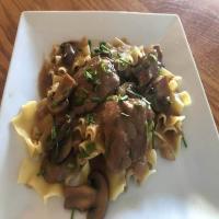 Marsala Chicken Livers with Noodles_image