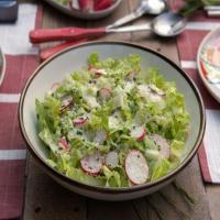 Crisp Romaine Salad with Tangy Vinaigrette_image