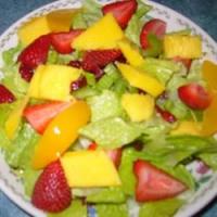 The Really Good Salad Recipe with Pieces of Fruit_image