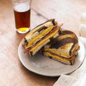 Grilled Apple, Cheddar & Bacon Sandwiches image