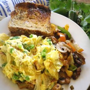 Scrambled Eggs With Flavor_image